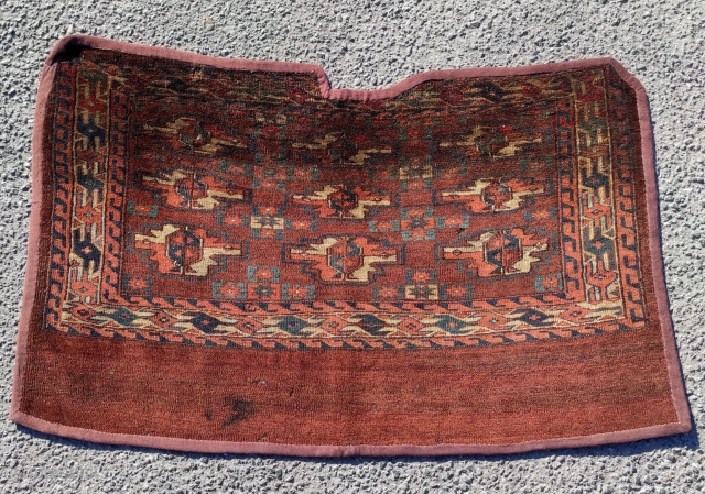 Turkmen Chuval

Circa 1880

Size : 72x113 cm                           