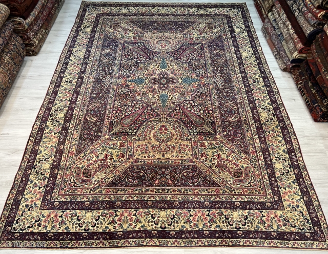 Antique Lavar Kerman with perfect colors and design. No repair needed. Colors are fine and ready to use!
Size : 412x284.  / 13’6 x 9’3”

Feel free to contact.     