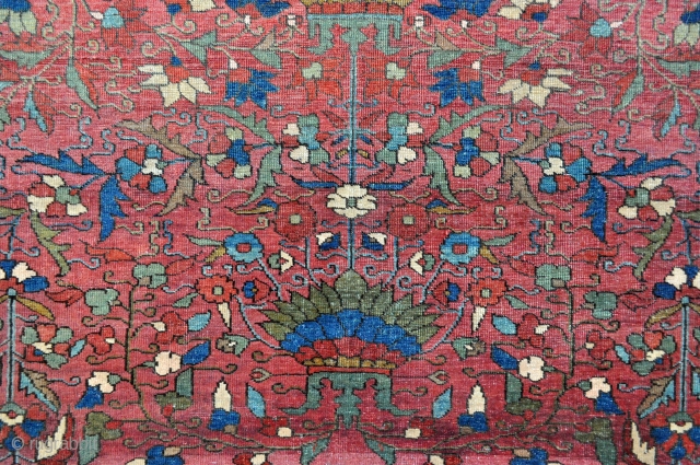Fine Persian Sarouk Rug, 19th c. 4'5 x 6'8 ft. - 135 x 206 cm.