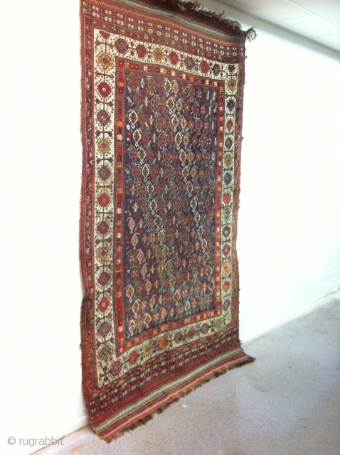 An old Khamseh with 260/155 cm used areas but complete. Fantastic kilim endings.                    
