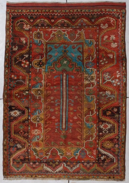 http://www.antiqueorientalrugs.com/CLOSEUP%20PAGES/6787%20Turkish%20Melez.htm This circa 1875 Melez measures 3 ‘11” x 5’ 7”. The prayer design arches are in medium green. The spandrels are in Mediterranean blue. It has a ...