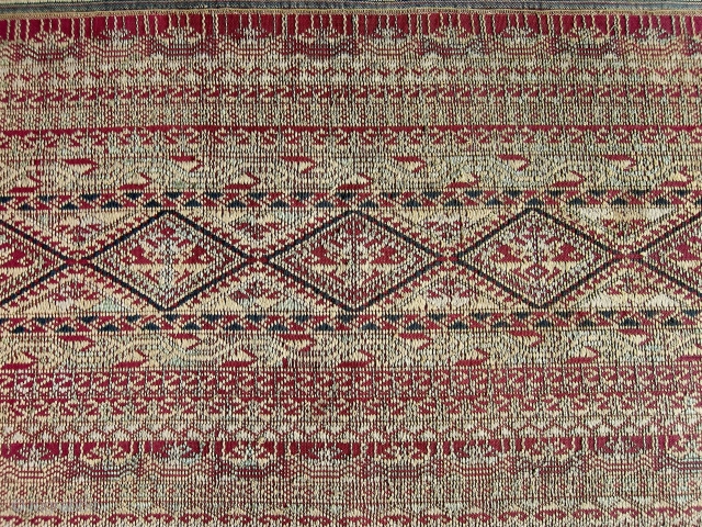 Thailand - Pa sin (sampot), silk, red and yellow colors (with a few small flourishes!) 
Tai Puan, Sukhothai area, late 19th/ early 20th century.
         