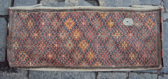 shahsavan north western iran
ultra fine
cotton background (white top is lightly stained
reasnoable condition
late 19th century
111\46\49 cm
