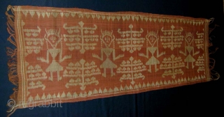 Balinese Ceremonial Breastcloth from Nusa Penida. 2nd quarter 20th c. or earlier. Fine hand-spun cotton, ikat weaving, natural dyes. 136x48 cms.