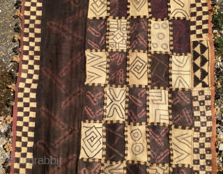 Museum quality Kuba ntschak Congo. Cm 625x85. Early 2oth c. Exceptional piece. 
This is a fantastic, in mint condition, raffia ntschak by the Bakuba tribal group in Congo. Extremely long, cm 625x85,  ...