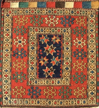 Shahsavan sumack bag face. Cm 54x60. Great pattern, great age, great colors. Lovely center with dark blue background, the ceiling of nomads. Well drawn, well proportioned, well preserved.     