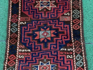Central Anatolian yastık rug
there may be an inscription on it in history or Armenian writeing
Size  90x58 cm               