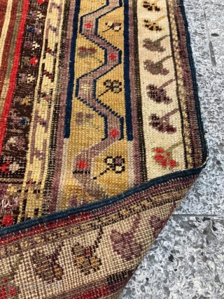 Antique milas rug early 20.century  size is 160x115cm                        