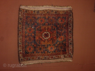 fabulous 1870 baluch bagface , some old mothbite, no holes, 2 small repairs with patches in lower righ corner, no stains, great kelim detail, great natual colors

88x85cm
3x2.8ft      
