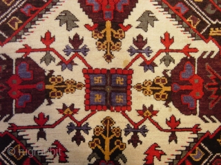 seichur carpet ,
size 330x180