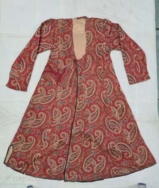 Manchester Print Coat(Robe) With Cotton Filling inside, From Manchester England made for Indian Market. India. Roller Printed on Cotton. Its size is L-122cm,W-1=20cm, Sleevs 21cmX60cm. C.1900 (20211106_142914).      
