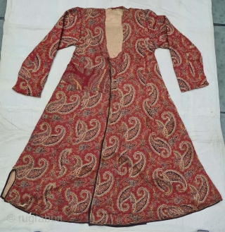 Manchester Print Coat(Robe) With Cotton Filling inside, From Manchester England made for Indian Market. India. Roller Printed on Cotton. Its size is L-122cm,W-1=20cm, Sleevs 21cmX60cm. C.1900 (20211106_142914).      