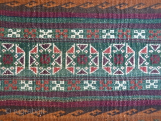 Large and heavy (won´t move on the floor) Sistan kilim. Mint condition, including original finishes on both ends and sides, probably never used. Very finely woven creating incredibly small patters, soft and  ...