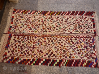 Another "boucherouite", Qashqai style. Mainly wool with some achrylic in loud colours (acid green and electric blue), very 1960s!. Nice checkered border and loads of tufts. Clean and in very good condition. ...