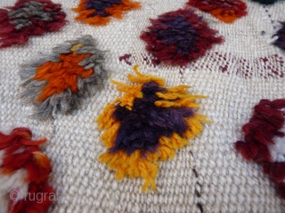 Another "boucherouite", Qashqai style. Mainly wool with some achrylic in loud colours (acid green and electric blue), very 1960s!. Nice checkered border and loads of tufts. Clean and in very good condition. ...