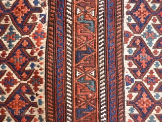 Superb large Persian Arab camel bag, 19th C. The saddlebag posted next to it is part of the "set". Beautiful terracotta and turquoise blue colour, shinny wool, soumak front and plain weave ...