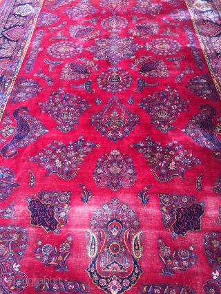 Extremly fine antique Kashan carpet with 520/270 cm. Demages, worn places, but no restoration or tinting.                 