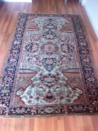 An antique Ferahan rug with 207/126 cm. Nice shape with only three smallest demages in the midfield. All over good pile. No repairs, no tinting, no moths or stain.    