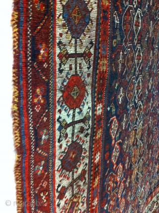 An old Khamseh with 260/155 cm used areas but complete. Fantastic kilim endings.                    