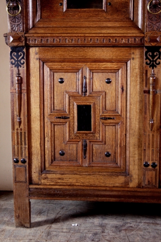 Fine Dutch 17th century Zeeuwse 'Kast', 4 doors cabinet from the south Dutch provence Zeeland ( Sealand) 
Beautiful and original blond oak wit ebony. 
Intarsia technique. see details. Two pars, In an  ...