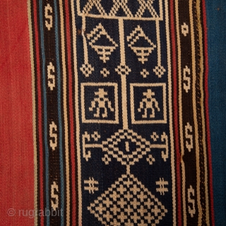 Wool Jajim
Late 19th C.
120 x 207 cm / 3'9'' x 6'7''
Code: 821                     