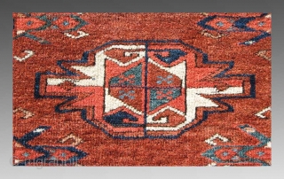 Turkmen Chuval, Yomud Group(?), Central Asia, 19th Century, approx 3'6" x 2'5"

An excellent example of Turkmen weaving from Central Asia.  Woven with an asymmetric knot, open to the right, the attribution  ...