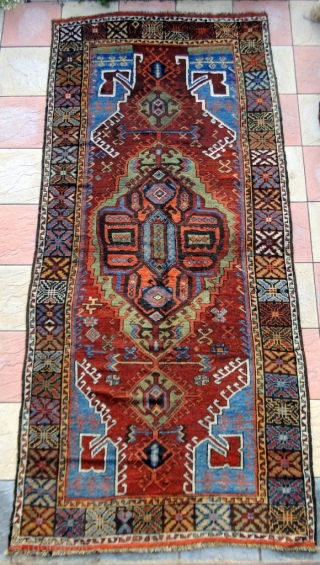 An Antique Anatolian Karapinar 1st or 2nd half of 19th century
some old repaired had done.
size is 390 x 175