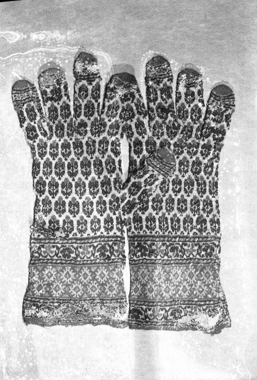Kurdish gloves