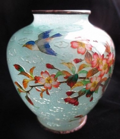 Pair of Japanese Cloisonne Vase with Motifs of Crane - Zentner Collection