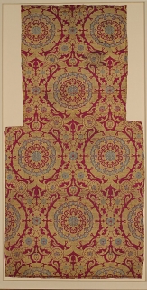   Silk fragment with circular rosace-like floriate medallions