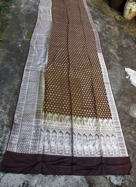 Formal Indian Sari (just like the ones you see in Bollywood movies), worn for weddings or important religious occasions. This has never been worn. I acquired it from an estate where it  ...