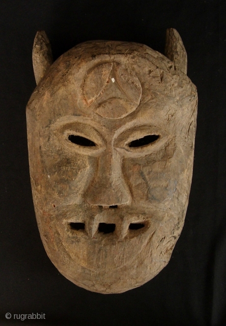 Taoist shaman’s mask from the Yao (Mien) ethnic group from Vietnam. Circa 60 to 90 years of age. Jess Pourett suggests, in his excellent book on the Yao, that masks with horns  ...