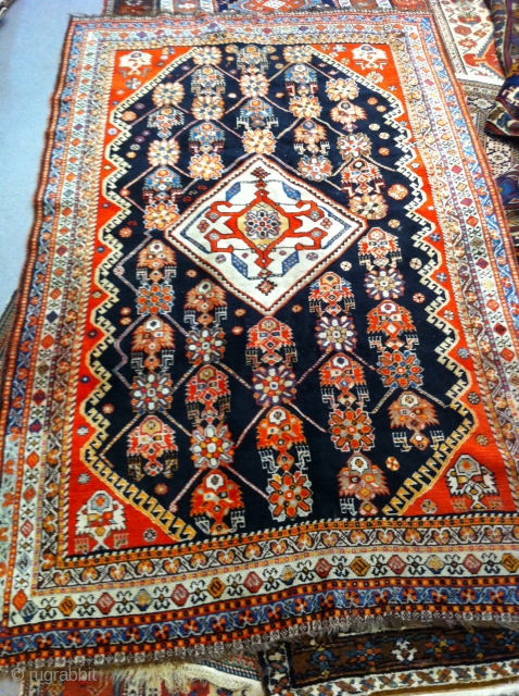 Qashqai Shiraz Size: 230x140 cm                            