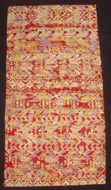 Rare outstanding Tai Daeng weaving, silk supplementary weft with silk embroideries. Laos.    1.30 x 0.79 M.  Early 19 century.          