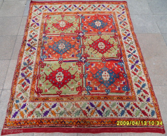 Anatolian Bergama Rug
Size: 195x155 cm.
Mail: makifhali@yahoo.com                           