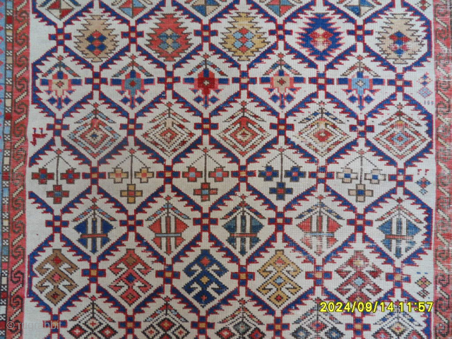 Antique Caucasian Marashali Rug
Size: 181x108 cm.
MAİL: makifhali@yahoo.com                          