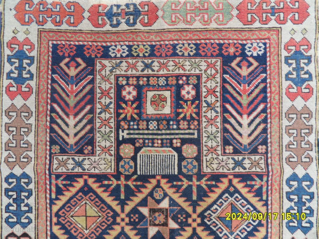 Antique Caucasian Aksafa Rug
Size: 175 x 84 cm.
MAİL: makifhali@yahoo.com                        