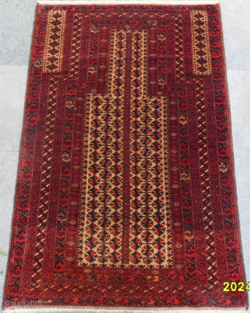 Antique Baluch Prayer RUG
Size: 132x87 cm.
Mail: makifhali@yahoo.com                          