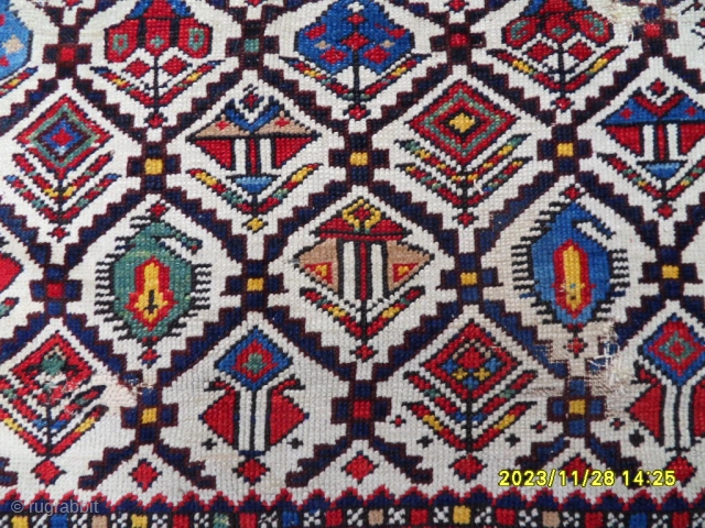 Antique Shirvan Marashali Carpet 
Size : 148x124 cm.                         