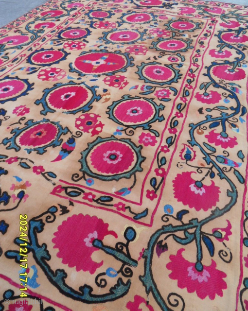 Antique Suzani 
Size: 215 x 155 cm. 
Mail: makifhali@yahoo.com
                        