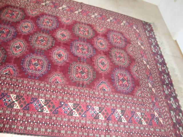 Very beautiful authentic Turkman Saryk carpet woven after the Russians left Turkmenistan when as a matter of national pride the tribes produced these very fine carpets returning to their traditional tribal compositions.  ...