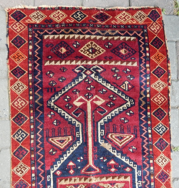 Antique East Anatolian Yörük Rug 
Size.140x70cm E-mail.anatolianpicker@gmail.com                          