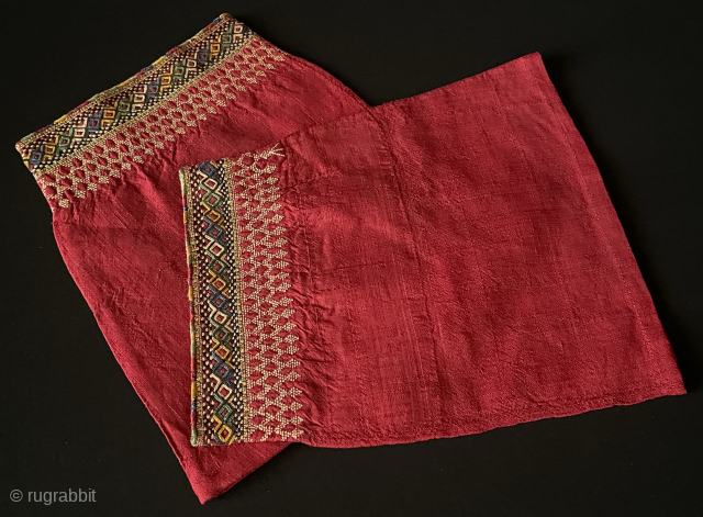 Antique Turkmen - Tekke Tribe fine silk embroidered robe cuffs. Circa - 1920s İt is in great condition. Size - Height : ''24 cm x Upper part : 16 cm x Lower  ...