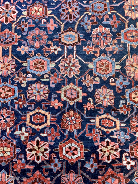 Beautiful antique Bijar rug in excellent condition all wool foundation natural dyes late 19 c
228 x 143 cm               