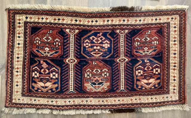 Very nice antique Afshar bagface ca 1900.  Very good condition wide size 86 x 50 cm. All natural dyes natural brown and white wool warps and hand spun cotton wefts. Could  ...