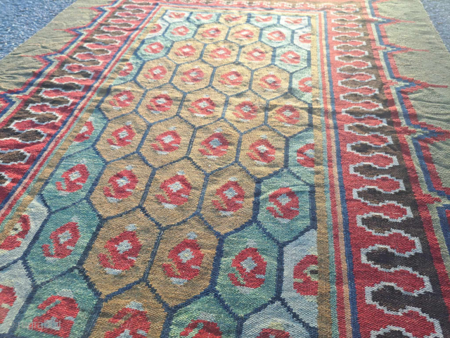 Shushtar Kilim. Rare Kilim type from Bakhtiari region. With camel hair and boteh-design. Excellent condition. 202 x 121 cm.              