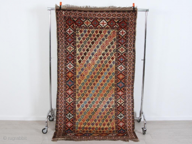 Antique lovely Luri, 210 x 113 cm / 7' x 3'9". In great condition with nice design and beautiful colours.             