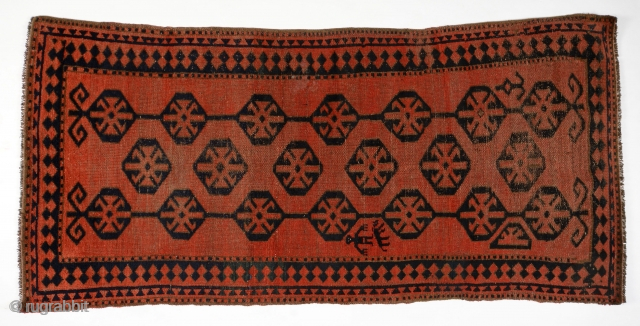 Kyrgyz main carpet (giliam), Central Asia, Ferghana valley, Batken area, late 19th century, 197x96 cm.                  