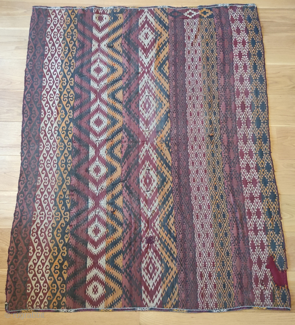 Uzbek Kilim, 1920s, 187 x 150 cm, wool, 5 panels, in fair condition                    