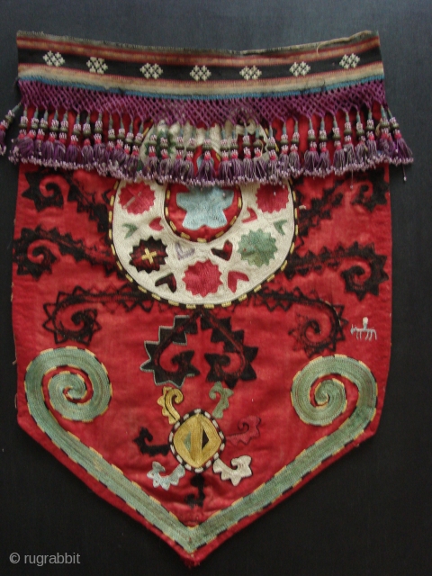 Lakai Banner. Sweet embroidery. | rugrabbit.com